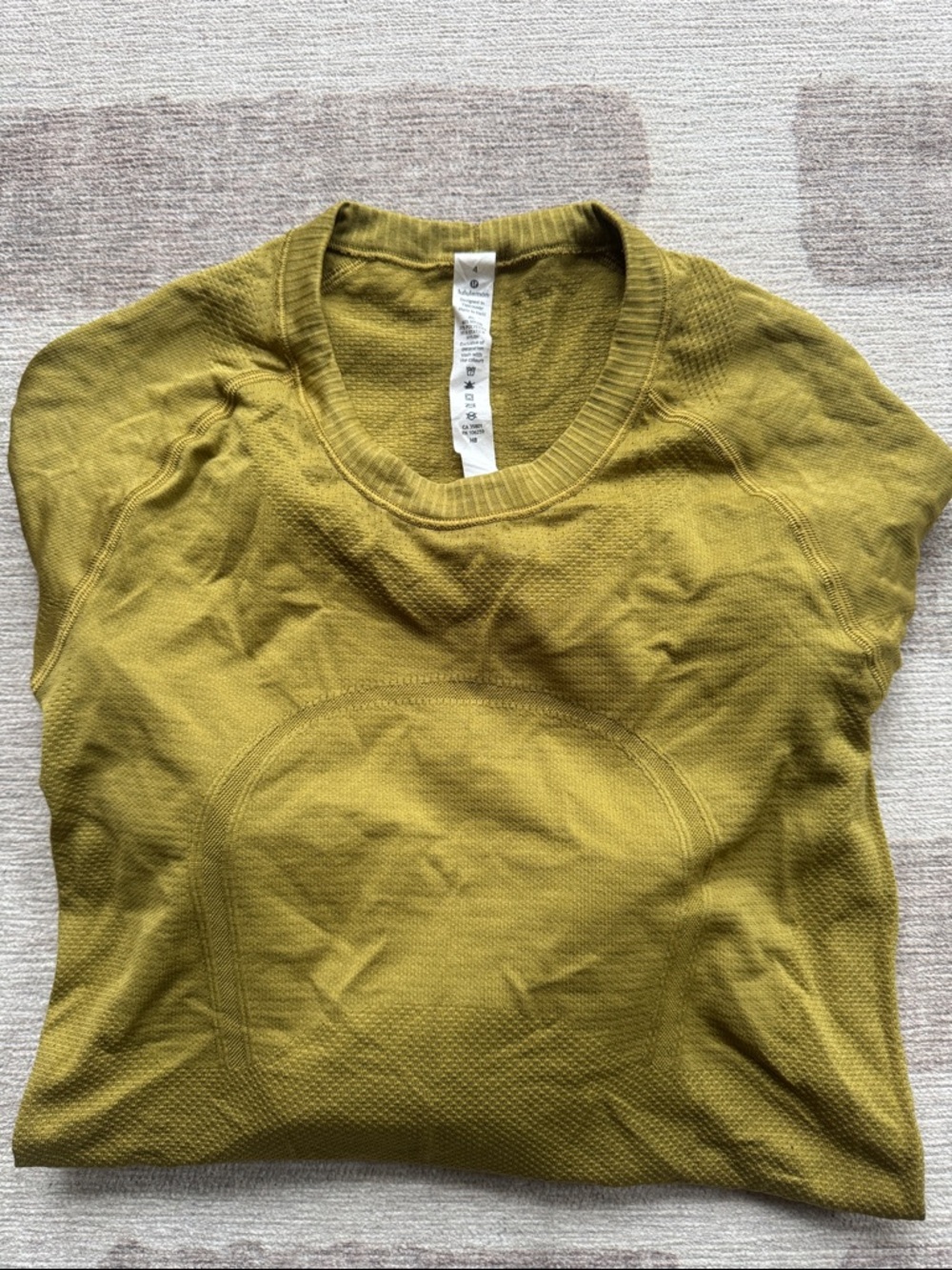🔥lululemon sale 🔥Women's bright lime:Olive Green Top
